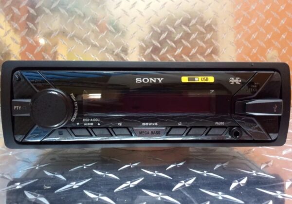 Auto Estéreo Sony Dsx-a110u Usb Con Bocinas 6.5 Y 6x9 B1